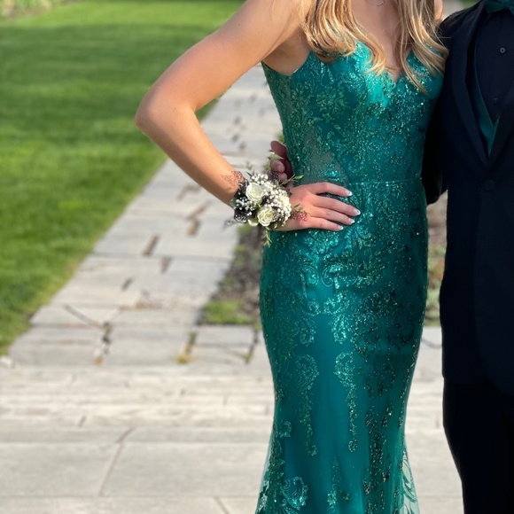 Prom dress from Stacey’s Bridal - Picture 1 of 5
